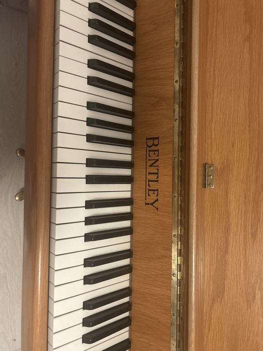 Pianina Bentley grober and grober pian