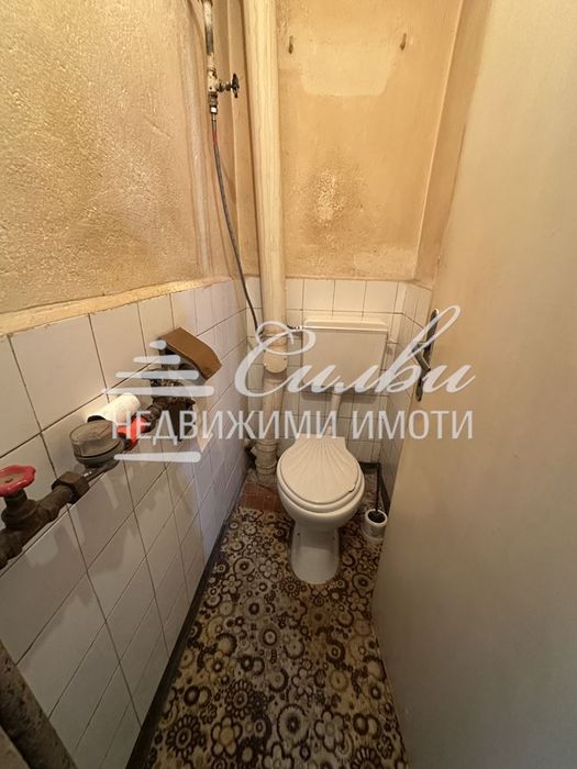 Четиристаен ТУХЛЕН апартамент на предпочитан ВТОРИ етаж - кв. Запад 1!