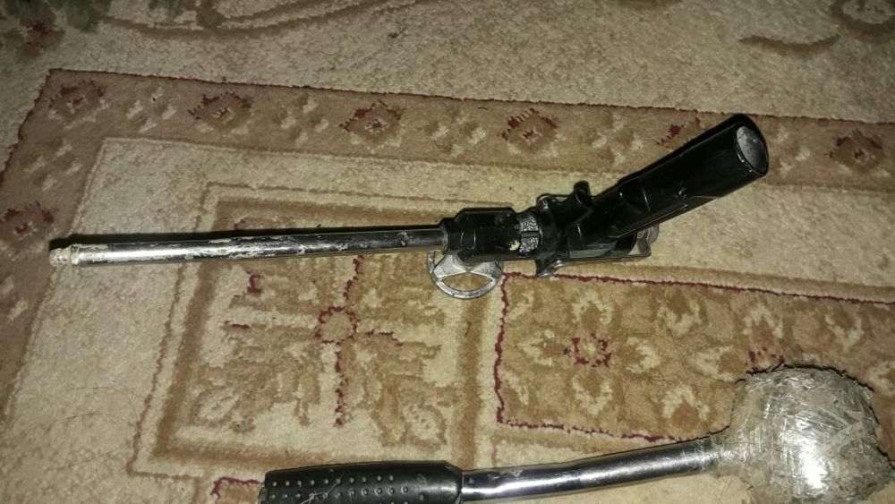 Здравствуйте продам писталет и молоток