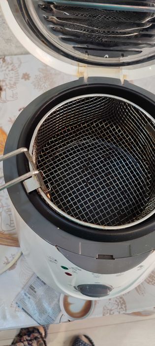 Фритюрница в хорошем состоянии
