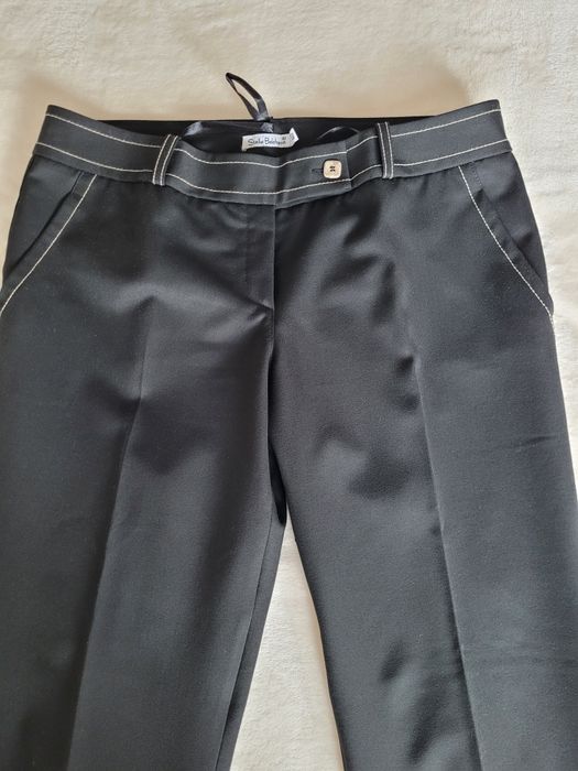 Продавам ново дамско сако номер 40цвят черен графит ..