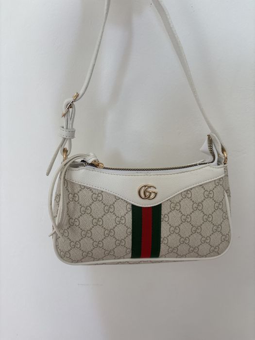 Кремава чанта на gucci
