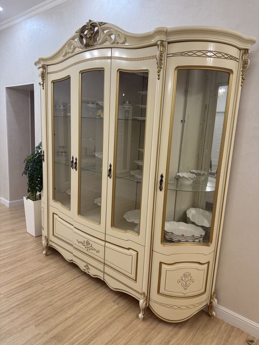 Продается сервант