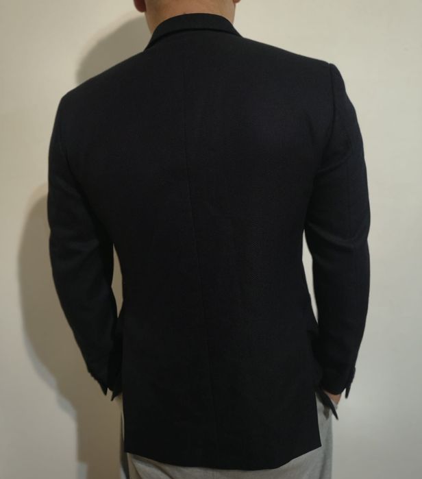 Sacou Barclay x Loro Piana mărime M și jeanși Prada M