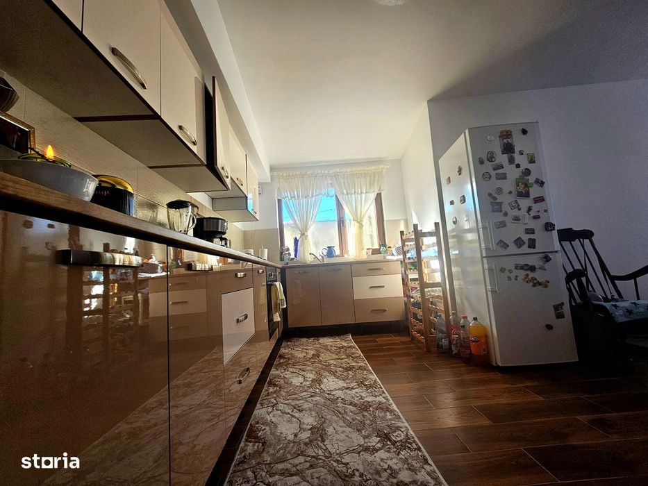 Casa vanzare 6 camere ,cu 629 mp teren zona PARCUL DE SOFT