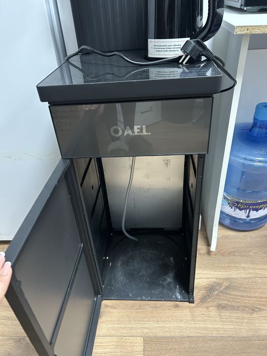 Продам микроволновку, диспенсер