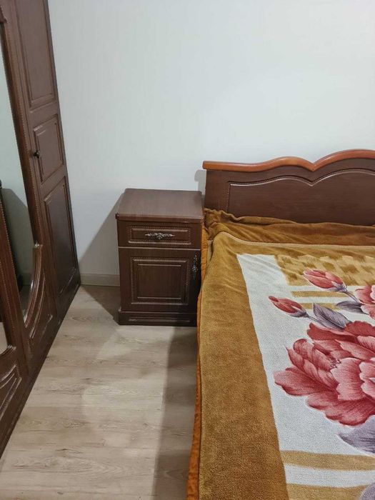 Продам Мебель для спальни (кровать, шкаф, 2 тумбы) спальный гарнитур