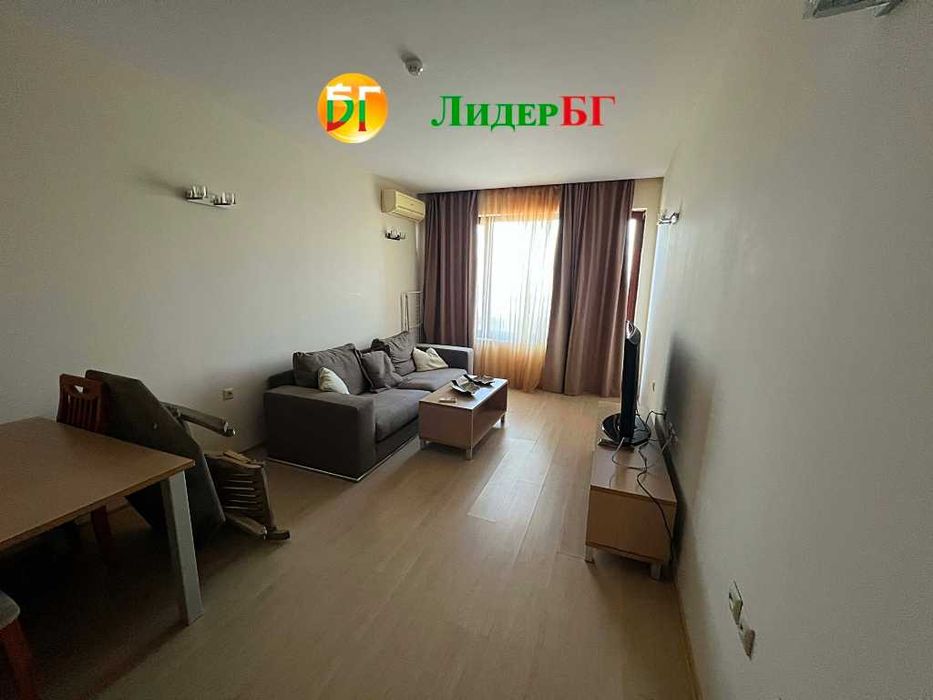 Двустаен апартамент с фронтална гледка морето на първа линия