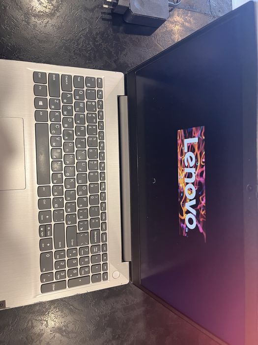 Lenova ноутбук продается Срочно