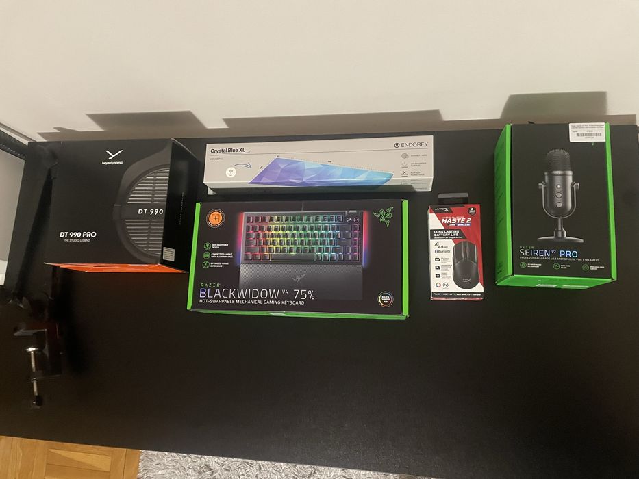 Геймърска клавиатура Razer Blackwidow v4 75%