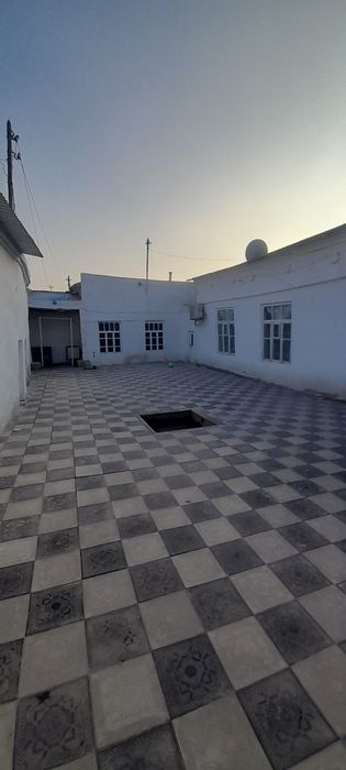 Ховли сотилади чуг шахар марказида  тез ва арзон  гастинса учун