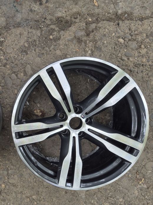 O janta 20’ Bmw G11 Style 648 M  partea din fata
