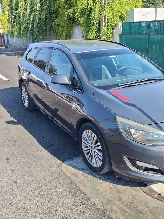 Opel Astra J Sports Tourer 1.7 CDTI 130 CP – 2012