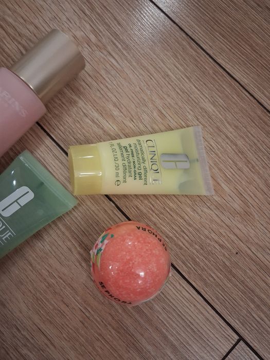 Комплект бяла козметика за 95лв всичко