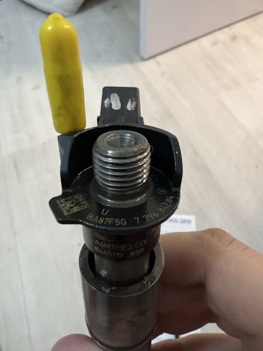 2бр BMW дюзи 050 с проблем