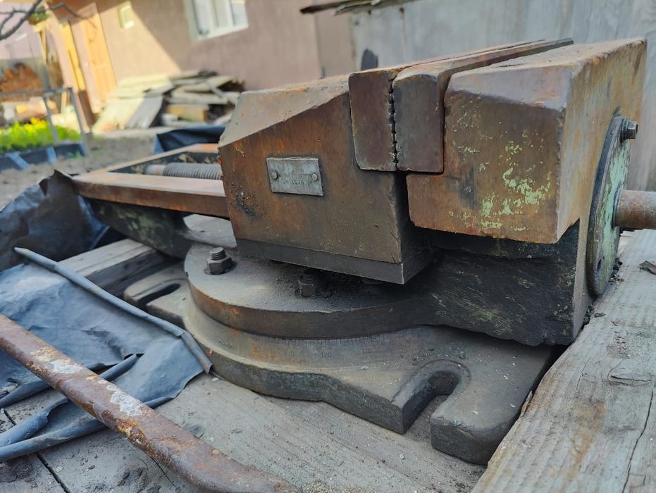 Продам тиски ссср