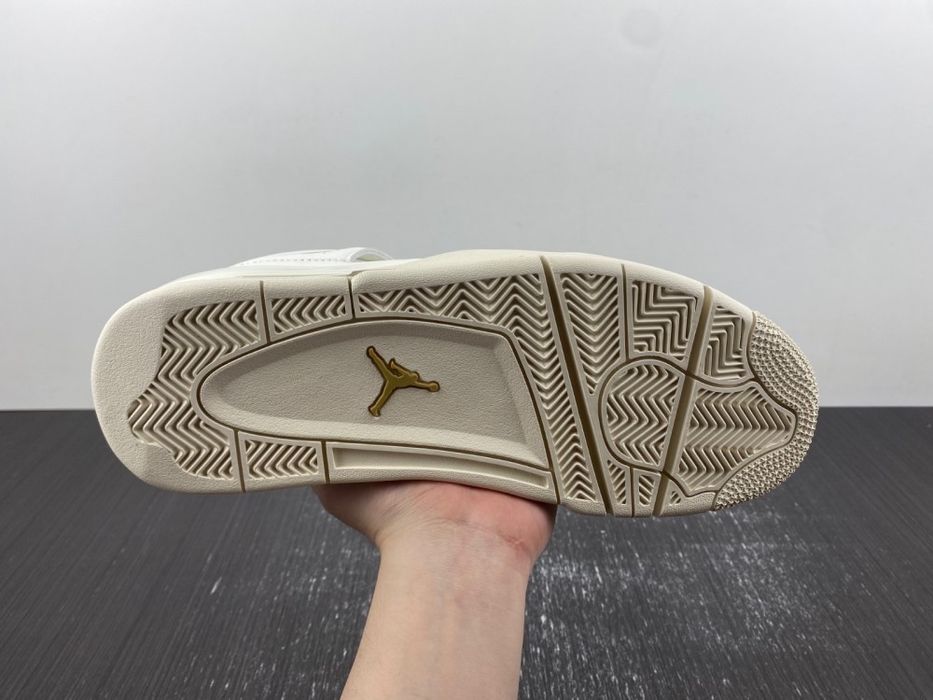Air Jordan 4 Retro “Metallic Gold”