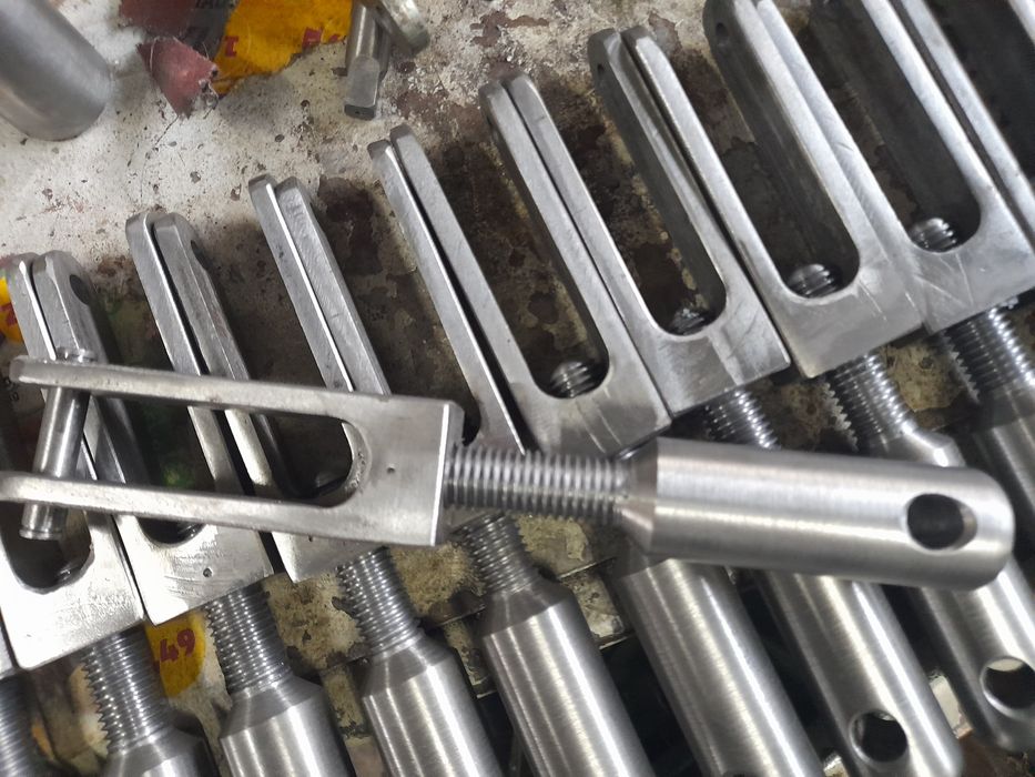 Brate reductii  aluminiu sudura cap la cap șuruburi etc...