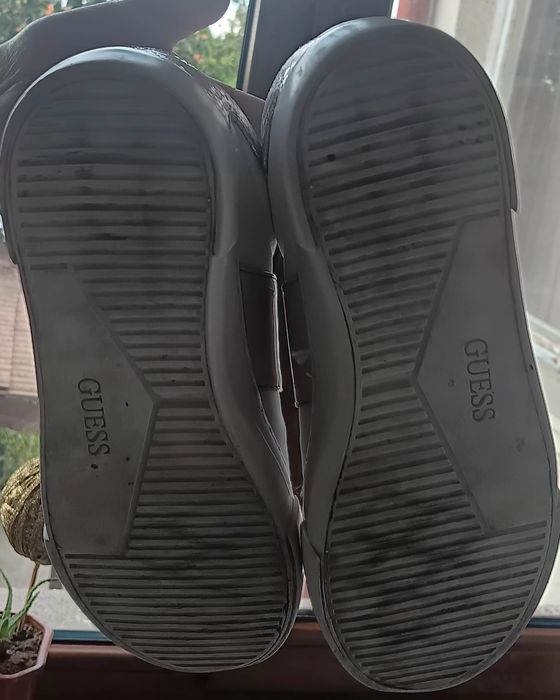 Кожени  кецове Guess