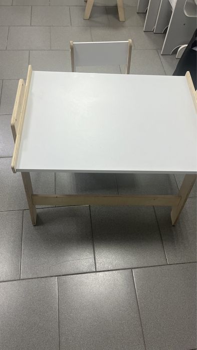 Продам детский стол со стульчиком