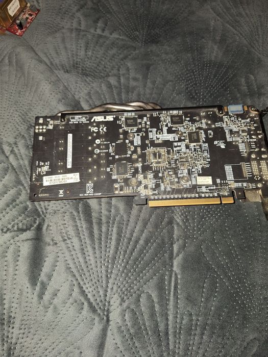 Placi video Nvidia  De 1 gb si 2 gb ddr5 de la 50 lei