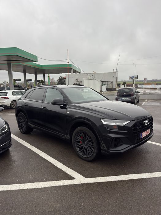 Audi Q8 55 TFSI  Progressiv Mild-Hybrid Tiptronic 8+1