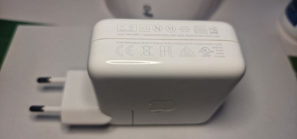 Apple 70W USB-C Power Adapter + Cablu MagSafe