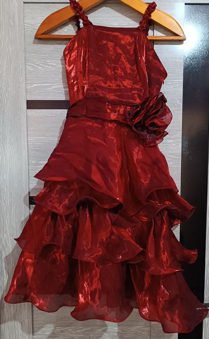 Нарядные платья для девочек