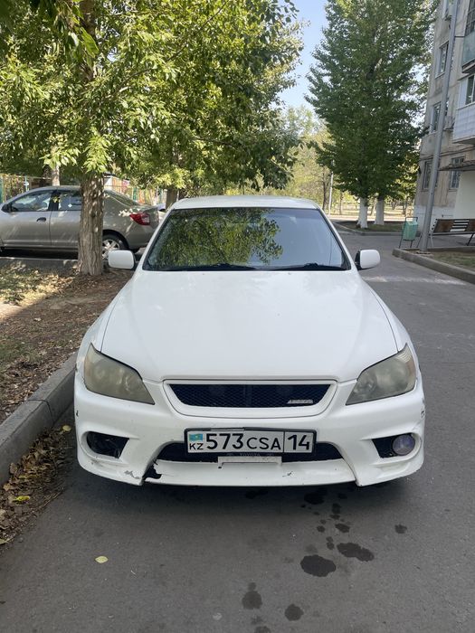Продам машину Toyota Altezza 1999год