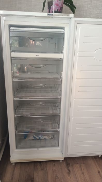 Продам морозильник атлант