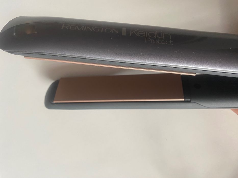 Преса за коса Remington Keratin Protect