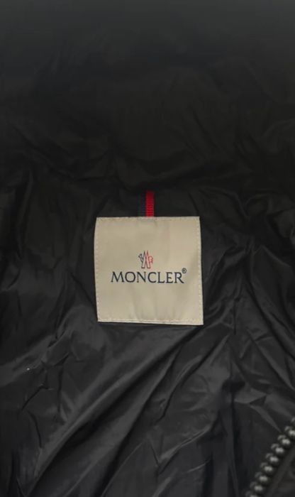 Яке Moncler maya