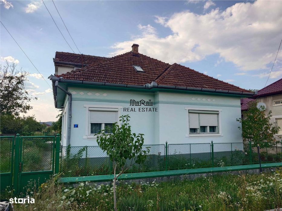 Casa P+M cu teren generos si loturi suplimentare in Baia de Cris