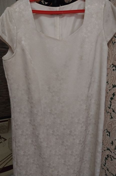 Женские нарядные платья