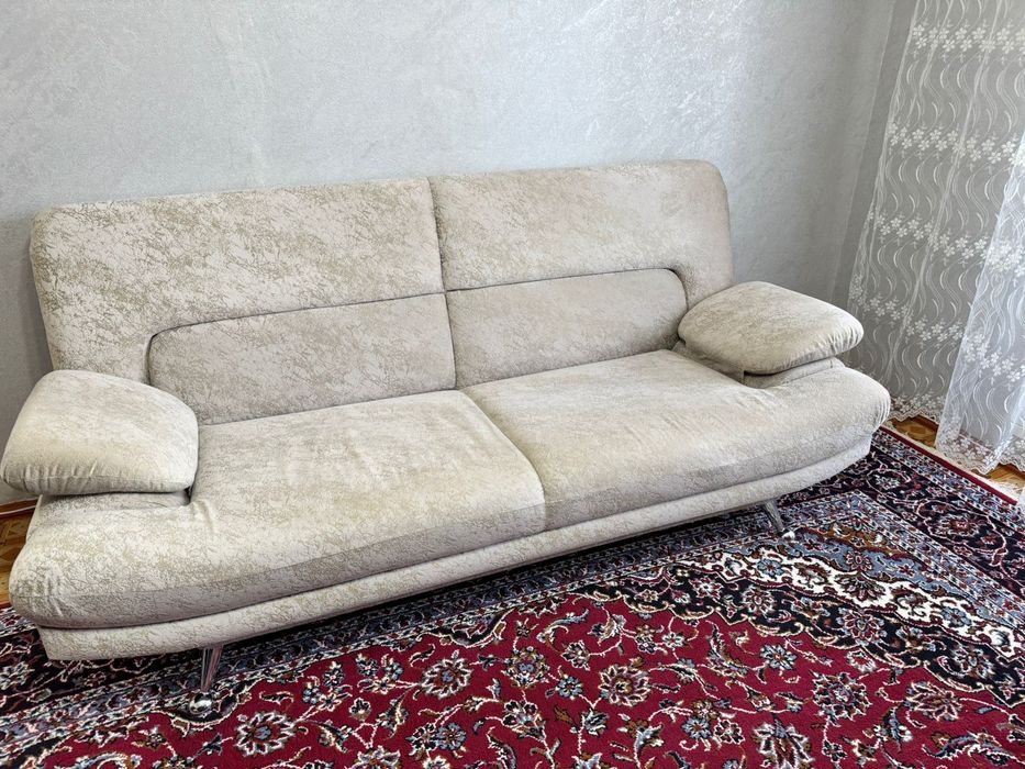 Продам диван и два кресла