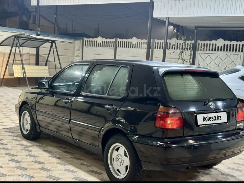 Продаю машину срочнооо срочно