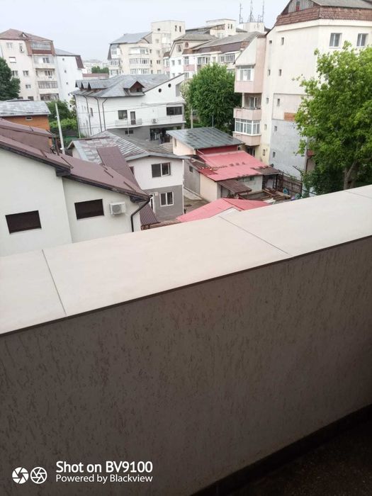Inchiriez apartament