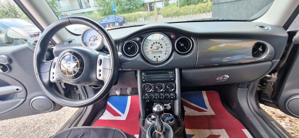 Mini Cooper R50, 2004