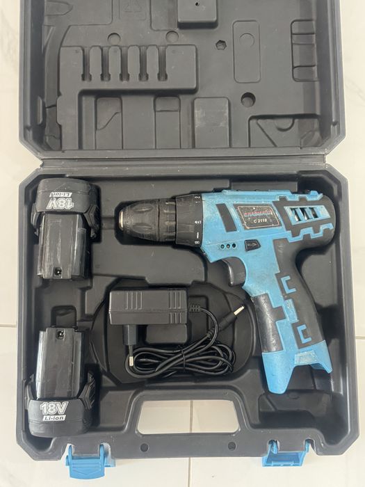 Шуруповерт продам