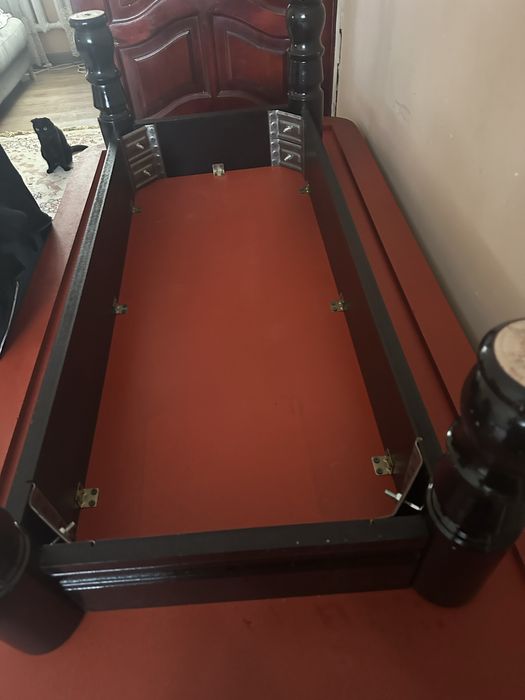 Продам стол б/у дерево