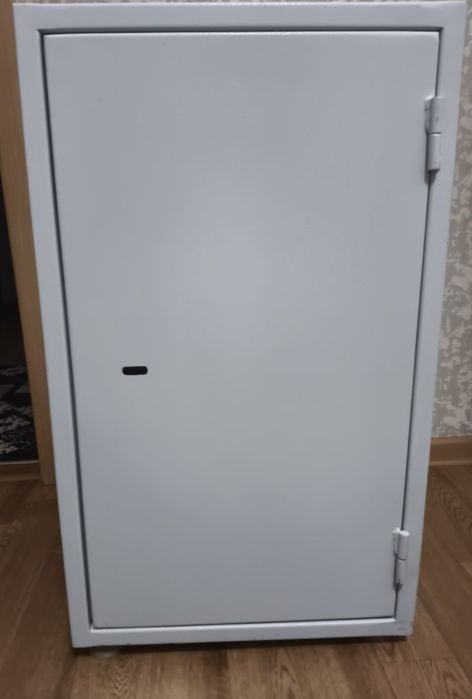 Продам Сейф металлический