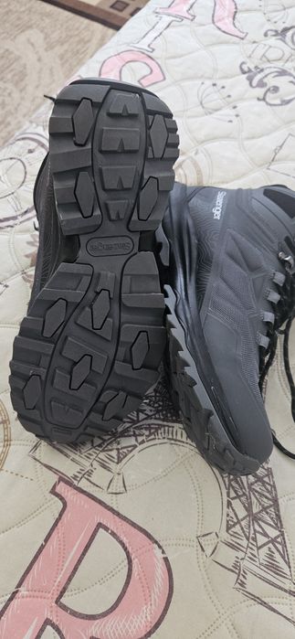 Зимни обувки, водонепромокаеми N44 размер на стелката 28.5см