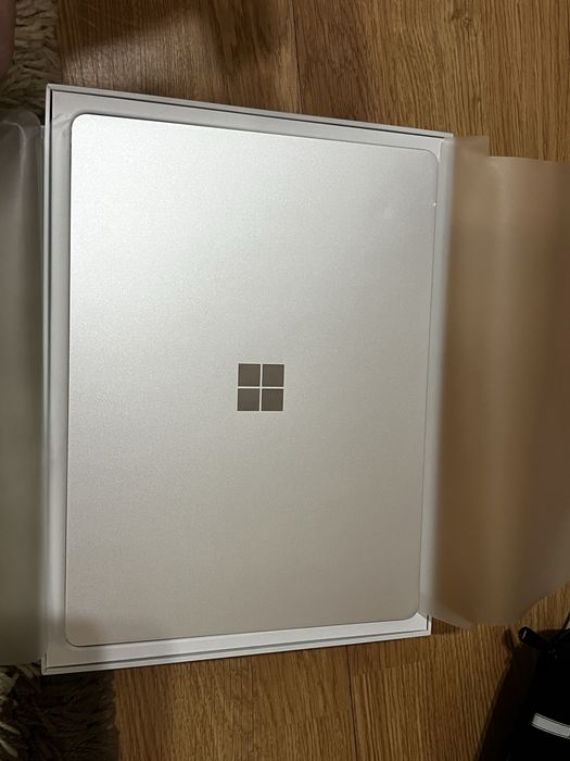 Microsoft Laptop Go Surface Platinium,Touchscreen