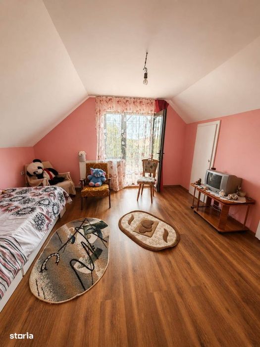 Vindem casa in Corbu