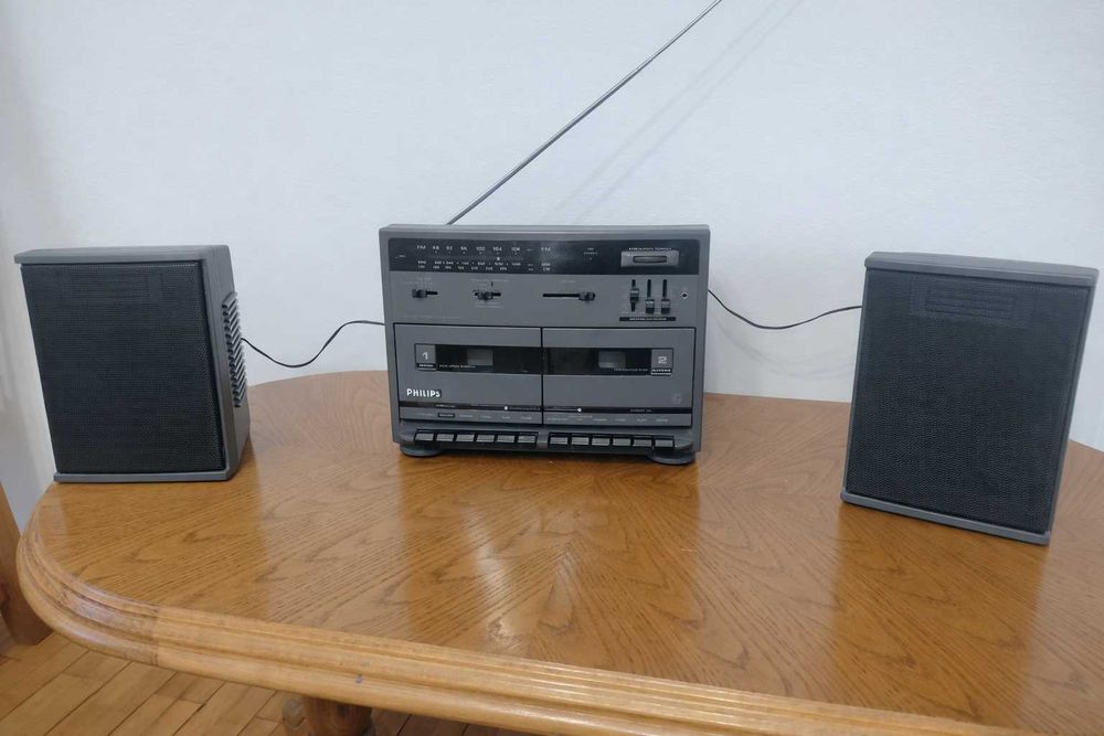 Dublu radiocasetofon stereo 2x8W Philips portabil, avantajos