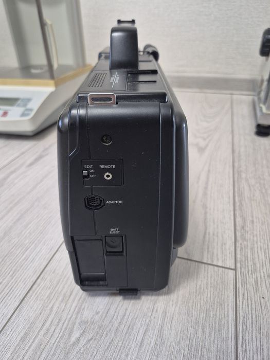 Продаётся винтажная видеокамера National Panasonic M7 VHS