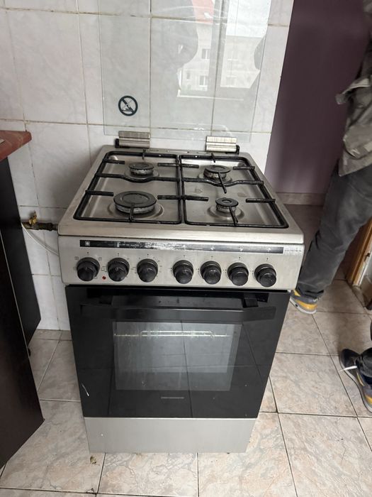 Aragaz cu hota si cuptor inox