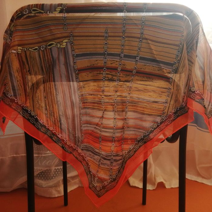 Платки!  Платки.