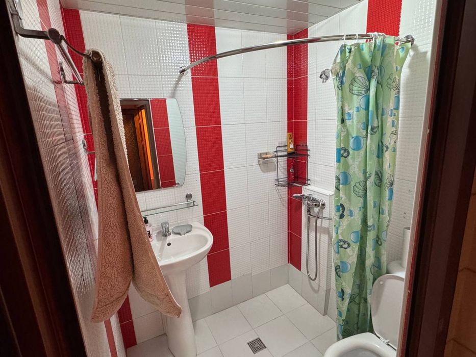 Гунчада 2/2/9 уй сотилади мебель техникаси бн