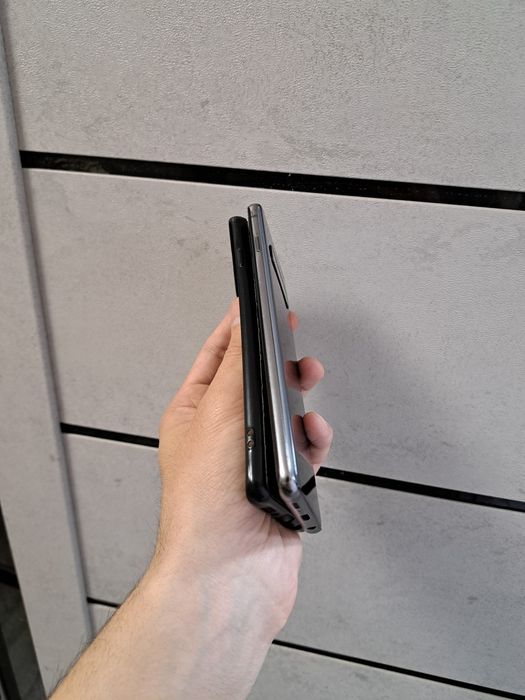 Samsung Galaxy S10 память 8/128gb идеал хама жои родной